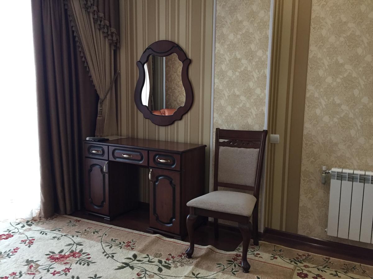 Hotel Oktan Kryve Ozero Exteriör bild
