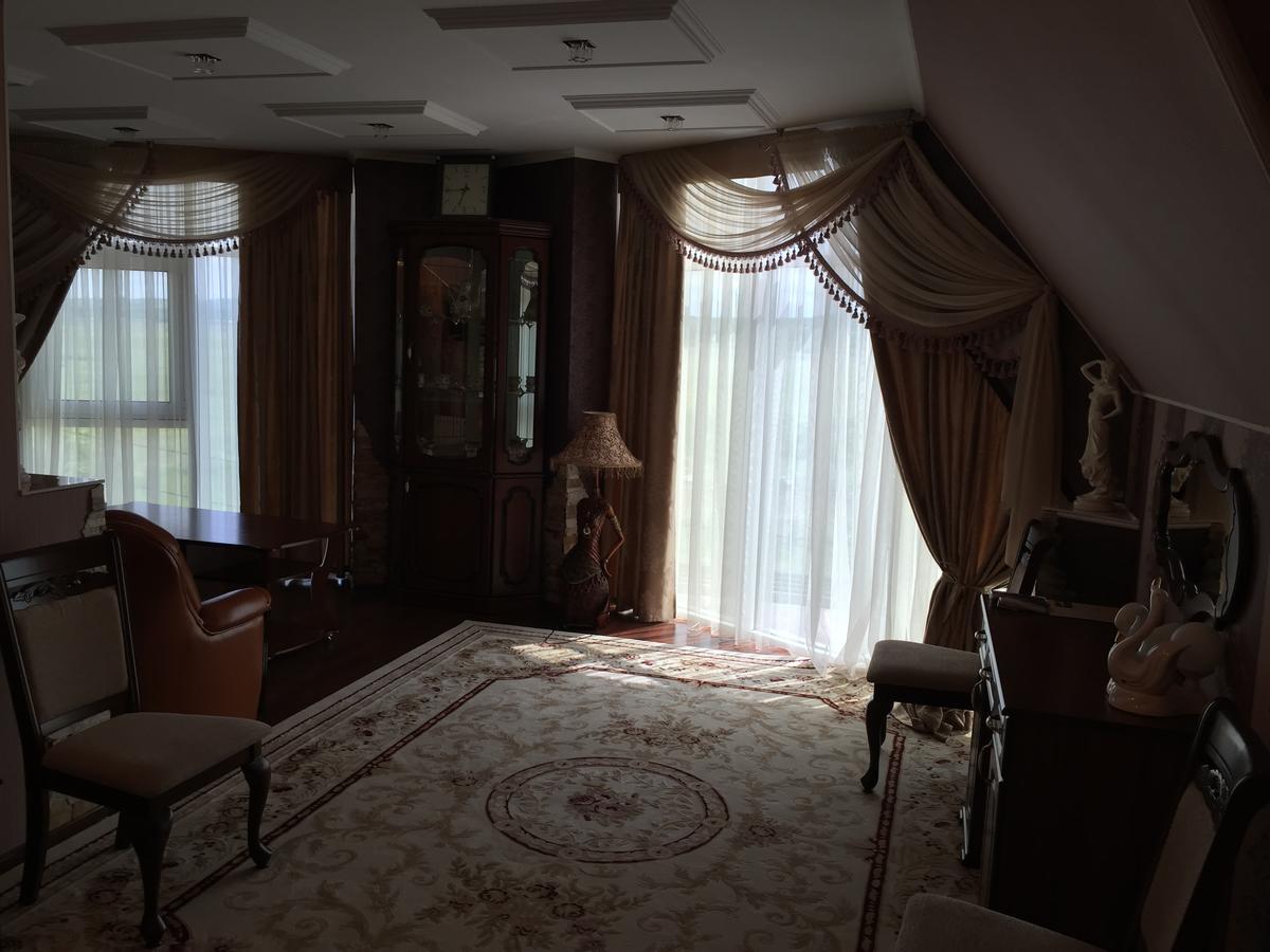 Hotel Oktan Kryve Ozero Exteriör bild